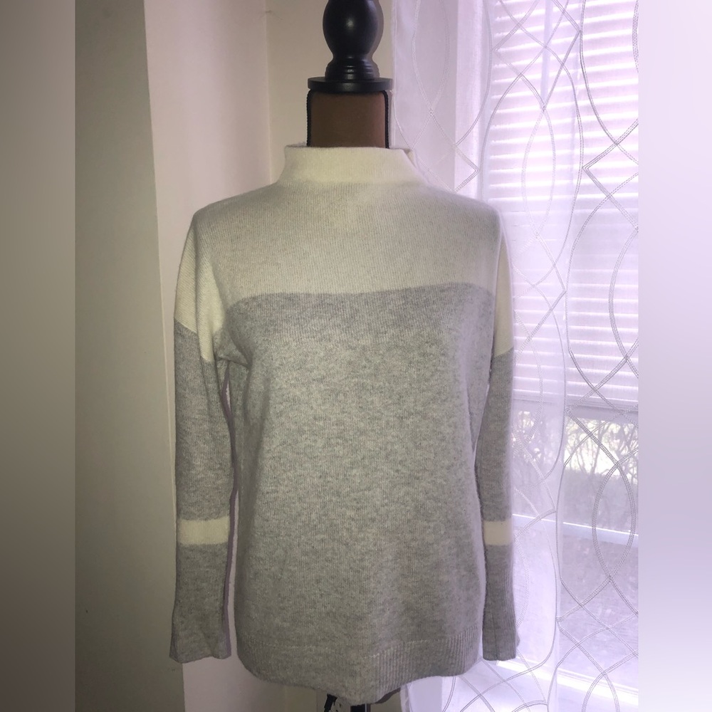 💯 Pure Luxe Cashmere Tahari Sweater